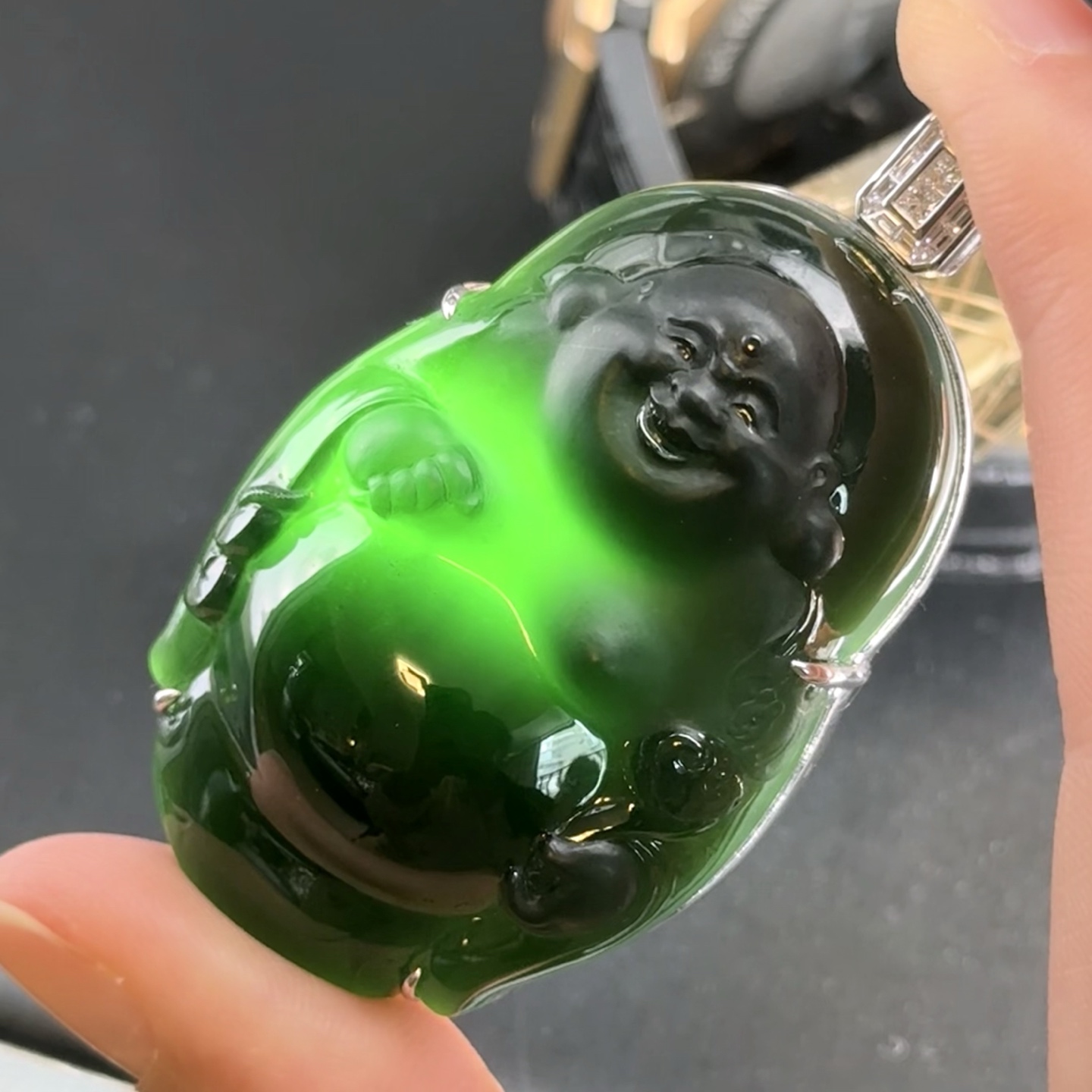 精品18k墨翠大肚佛 超级饱满厚庄 种好色正 黑度极好 打灯通透 油性十足
