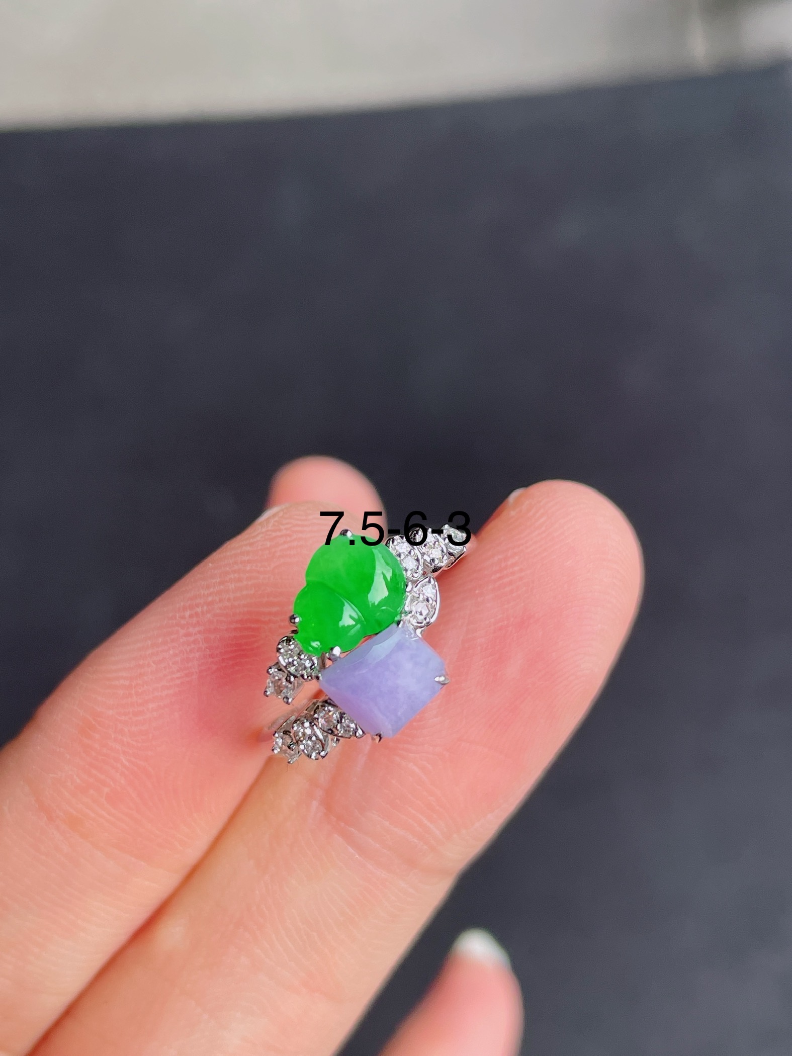 高冰绿葫芦戒指，晶莹剔透，新颖时尚，无裂，7.5-6-3