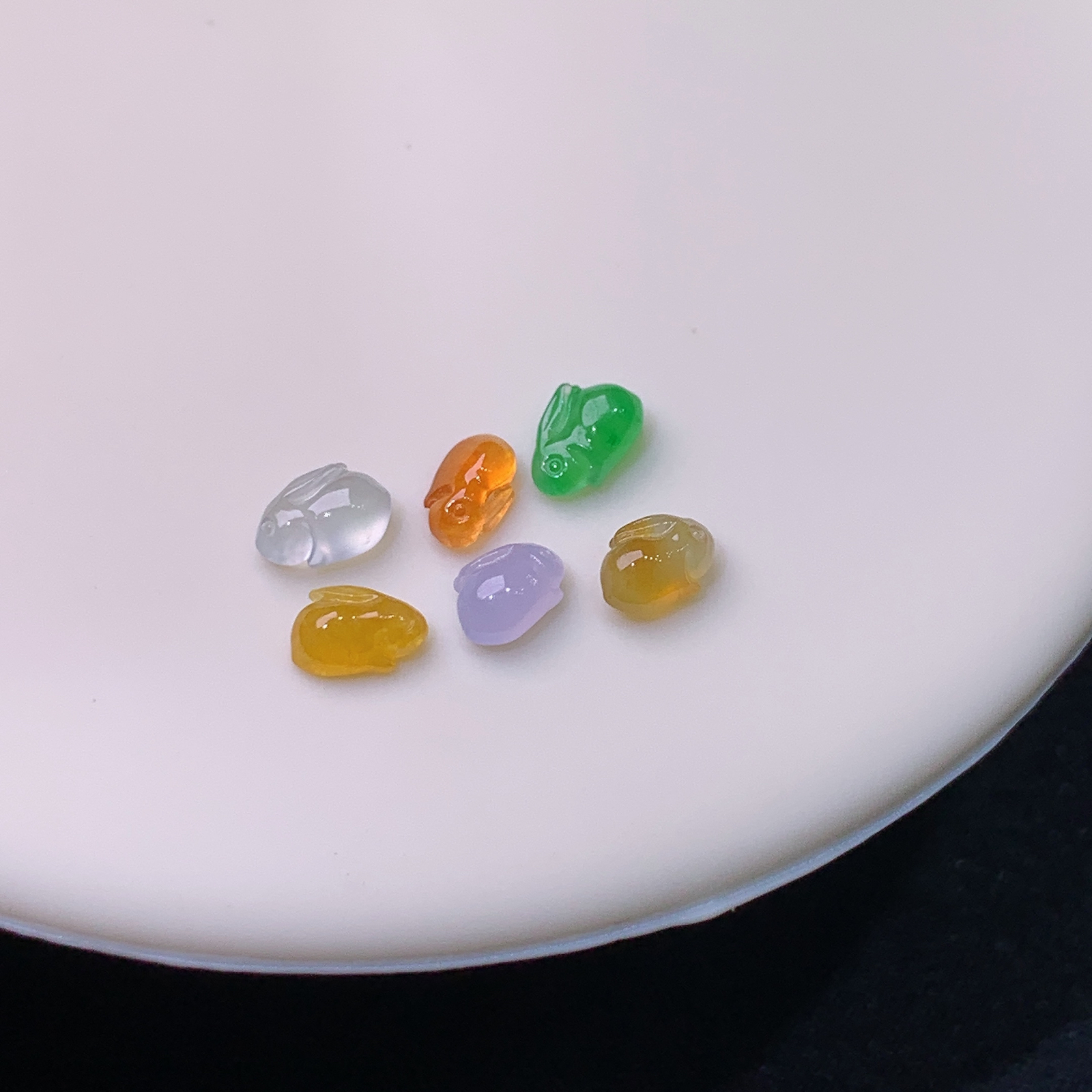 冰种多彩小兔一手，镶嵌佳品，冰润细腻，种水足，Yyf 尺寸6.2*4*2.6