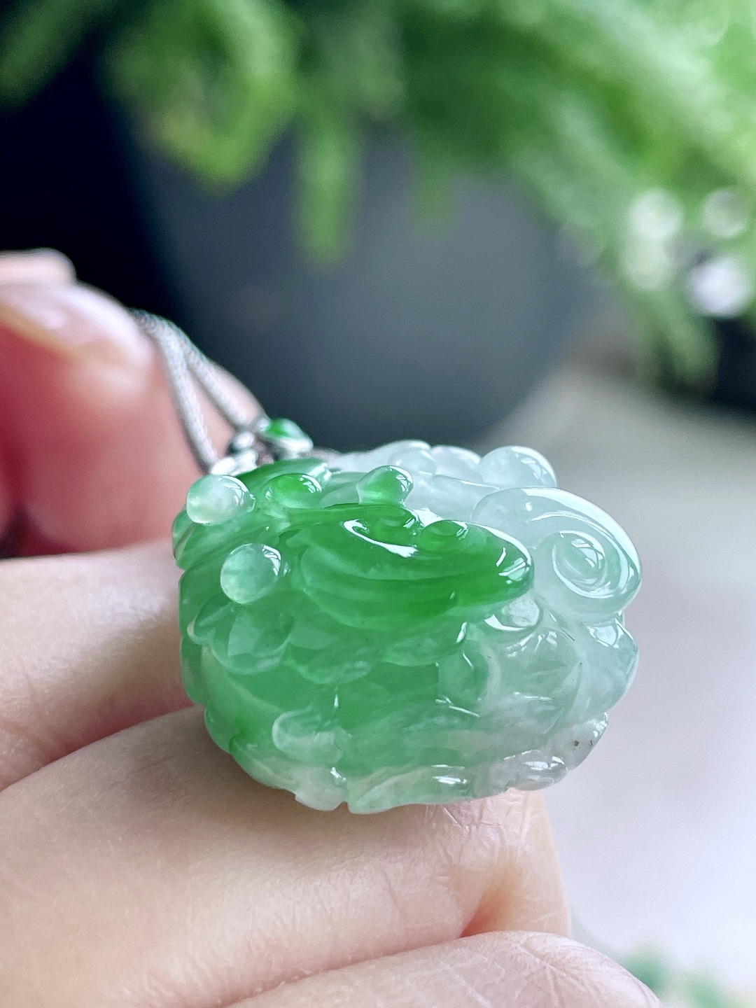 冰飘绿白菜百财吊坠,缅料 18k金镶嵌 无裂 性比高 超厚,整体36,裸石28.4-19-11.5,重量11克