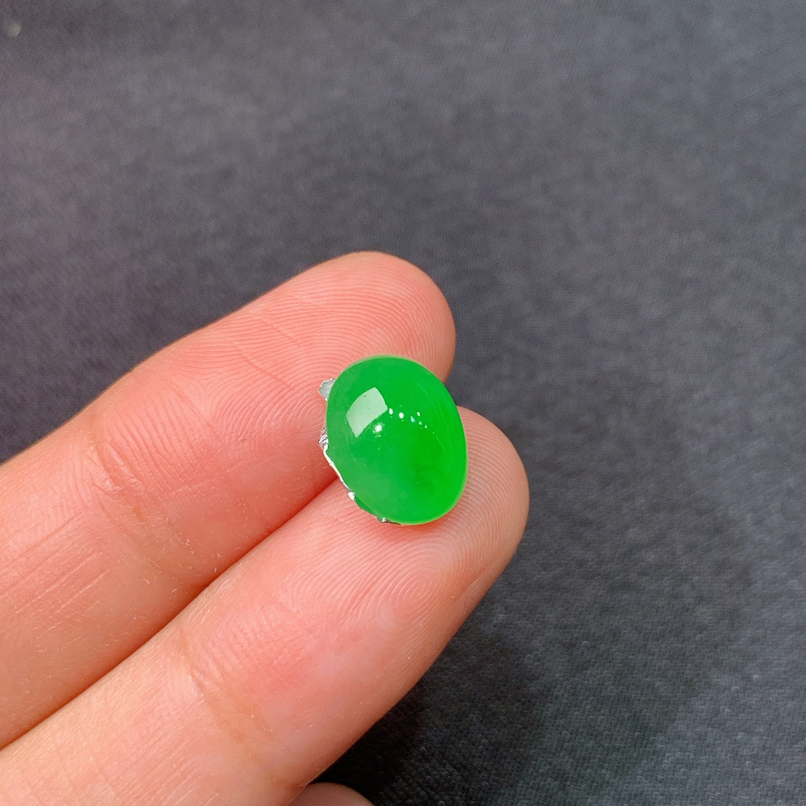 冰阳绿蛋面，镶嵌佳品，冰润细腻，种水足，Xl02 尺寸10.7*8.8*6.1