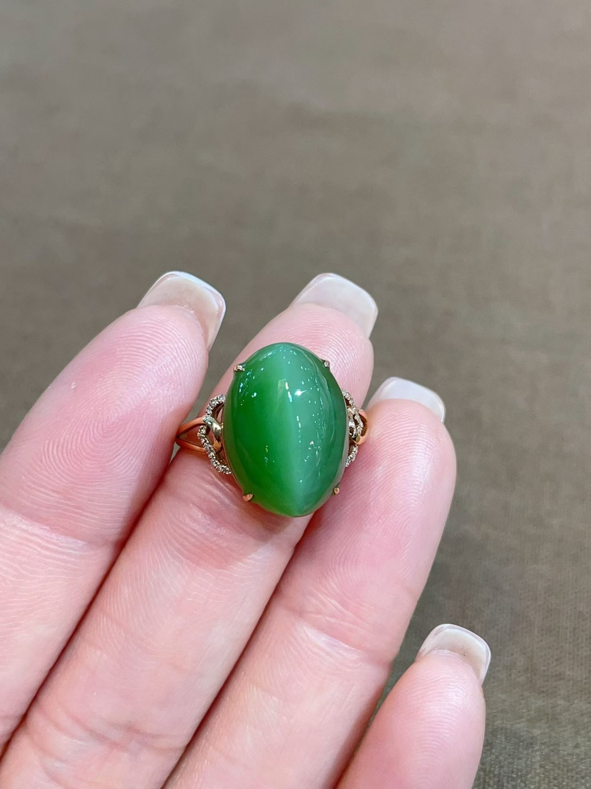 秒杀，精美绿猫戒指，18K厚金打造，性价比超高，颜色绿眼线好，尺寸16-12，14圈口