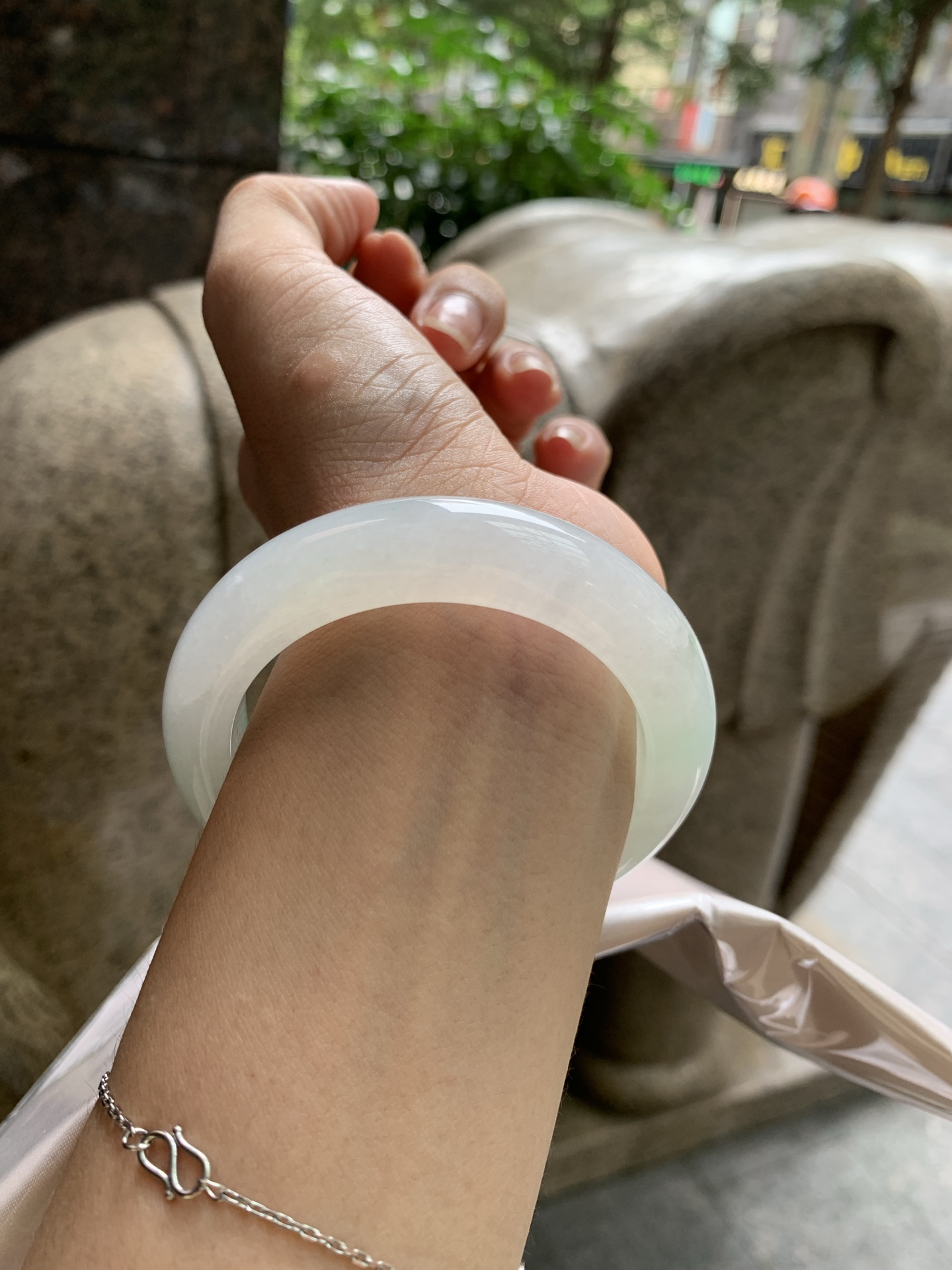 白底青正圈,打灯多处细纹