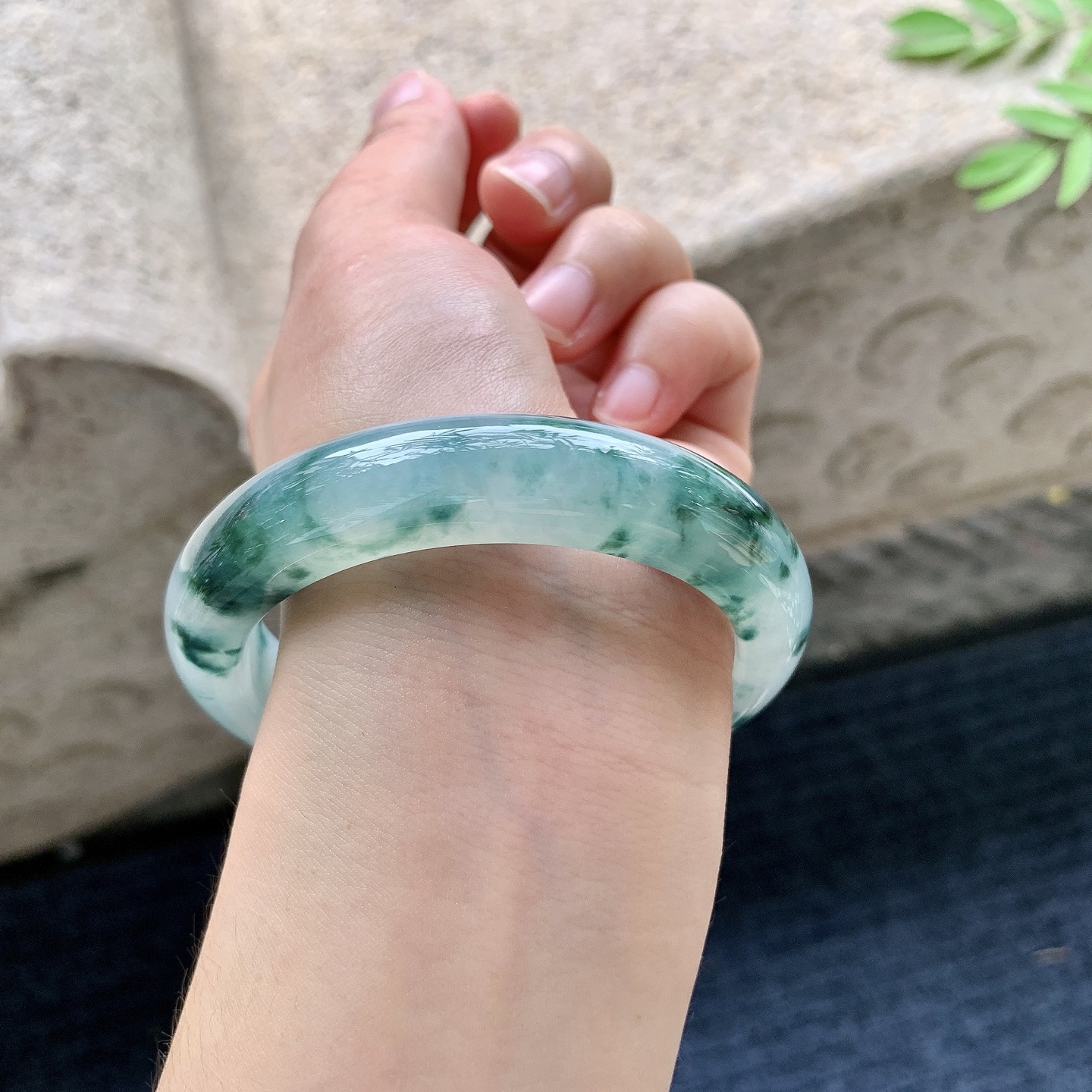 正圈55 56，圈口56.5/12.6/9.1，编码WW082520，糯冰飘花，水润，种老，细腻，无裂