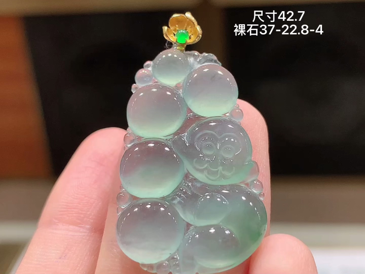 18K 冰飘花灵猴献寿吊坠,无裂,尺寸，37-22.8-4