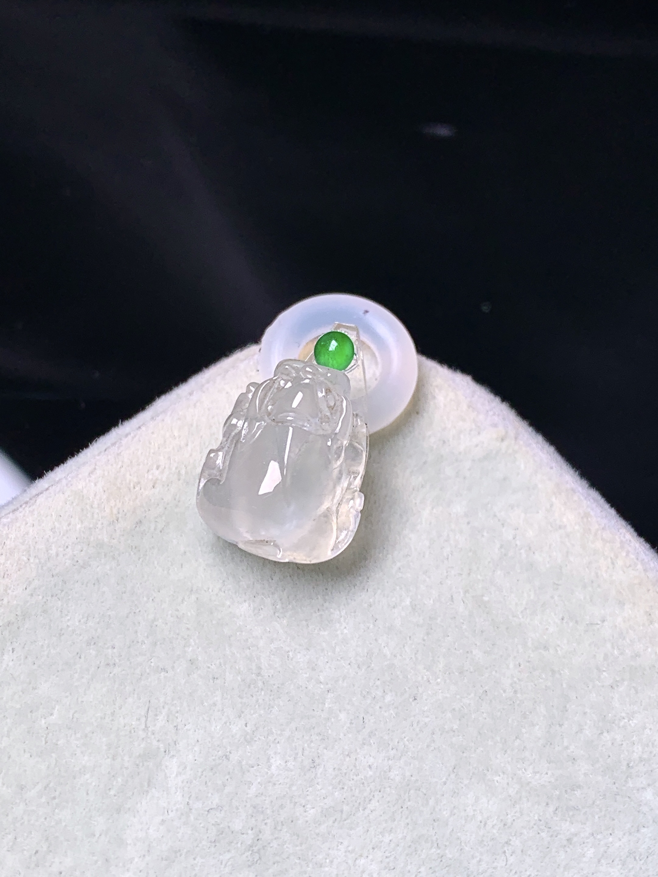 镶嵌款 冰种貔貅吊坠 玉质细腻 色泽艳丽清新 水润亮眼 整体尺寸11.8*9.8*5.5 2x