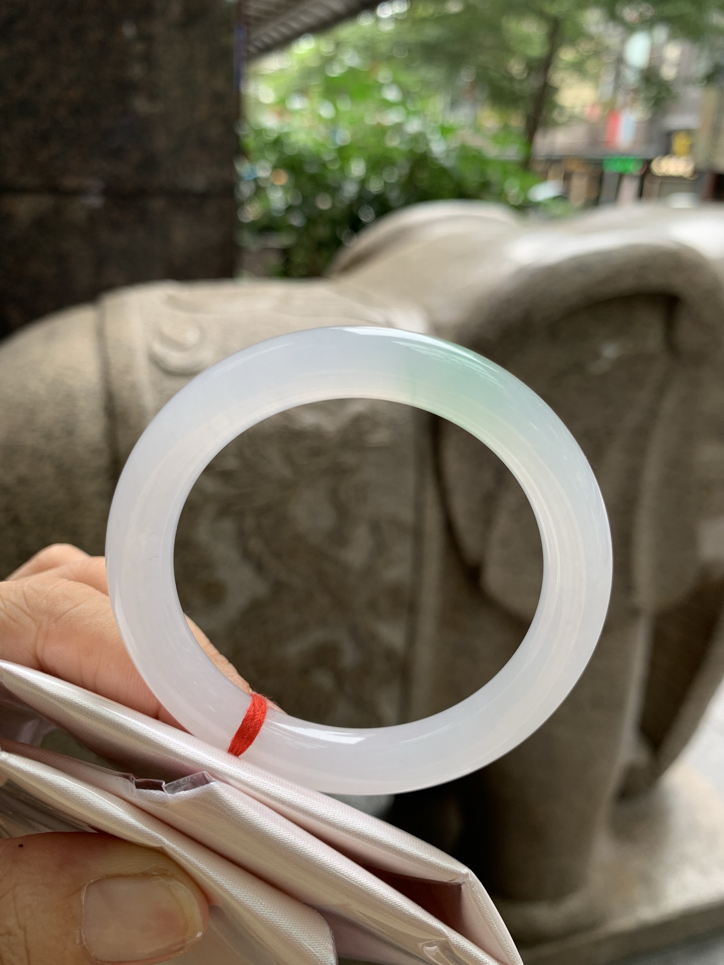 白冰飘绿圆条,52.5-8.8-9.2,0824-094-329,打灯断纹，不扣