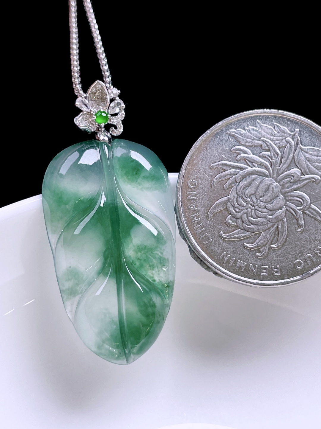 冰飘花金枝玉叶,飘花灵动，种老起光，18k金镶嵌,整体：37.8,裸石：30.7/18/4.2