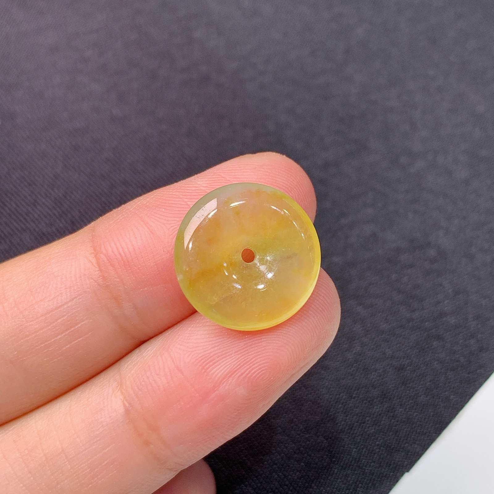 冰黄翡平安扣，冰润鲜艳，玉质细腻，种水足，Sa 尺寸14.8*3.3