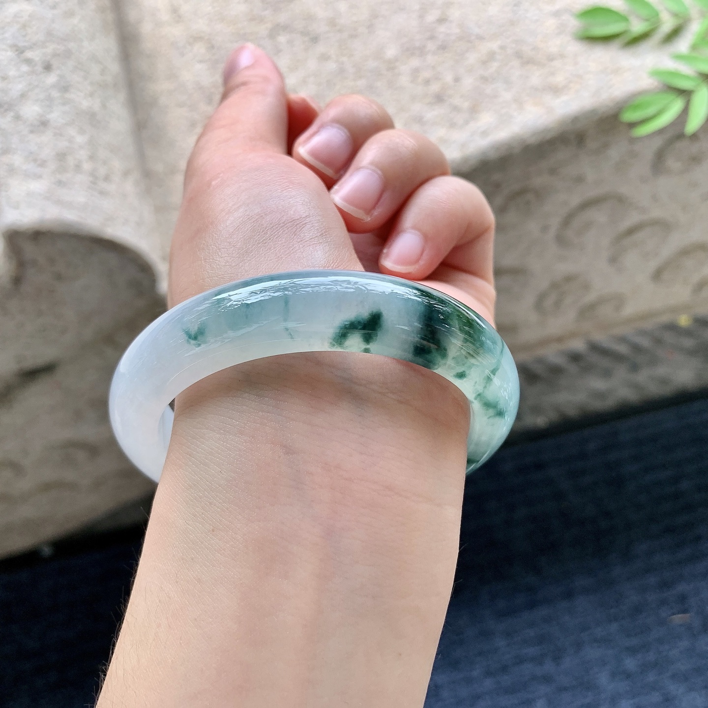 正圈55 56，圈口56.5/12.6/9.1，编码WW082520，糯冰飘花，水润，种老，细腻，无裂