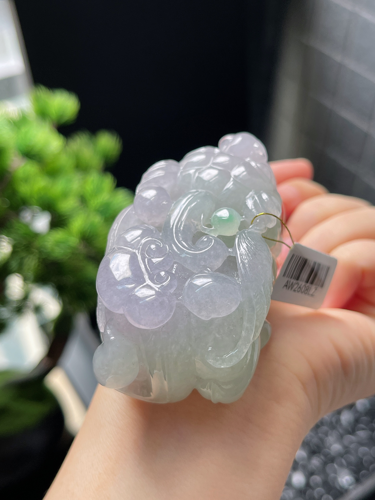 翡翠冰糯种春带彩貔貅挂件