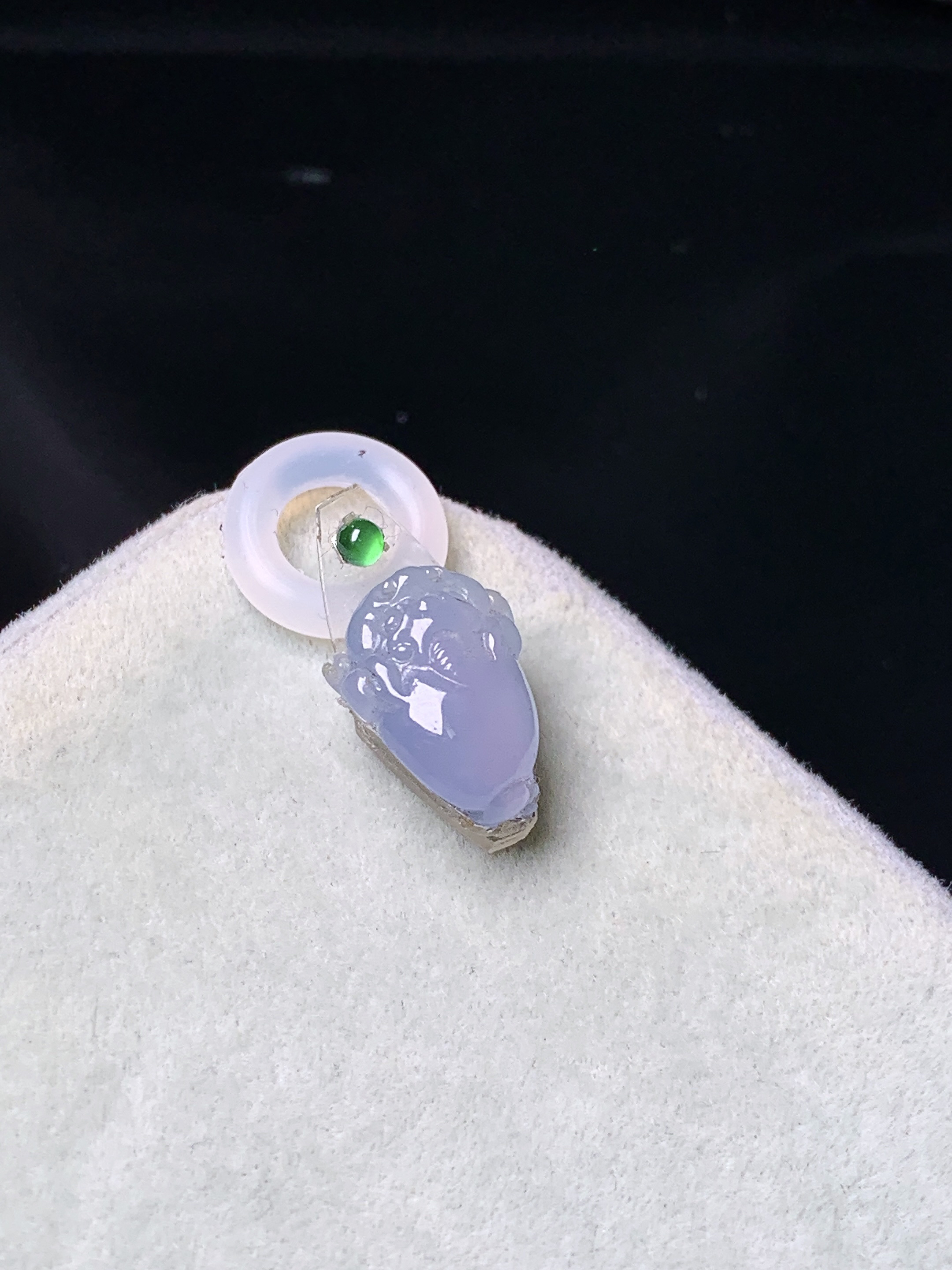 镶嵌款 紫罗兰金蟾吊坠 玉质细腻 色泽艳丽清新 水润亮眼 整体尺寸12*8.5*4.5 2x