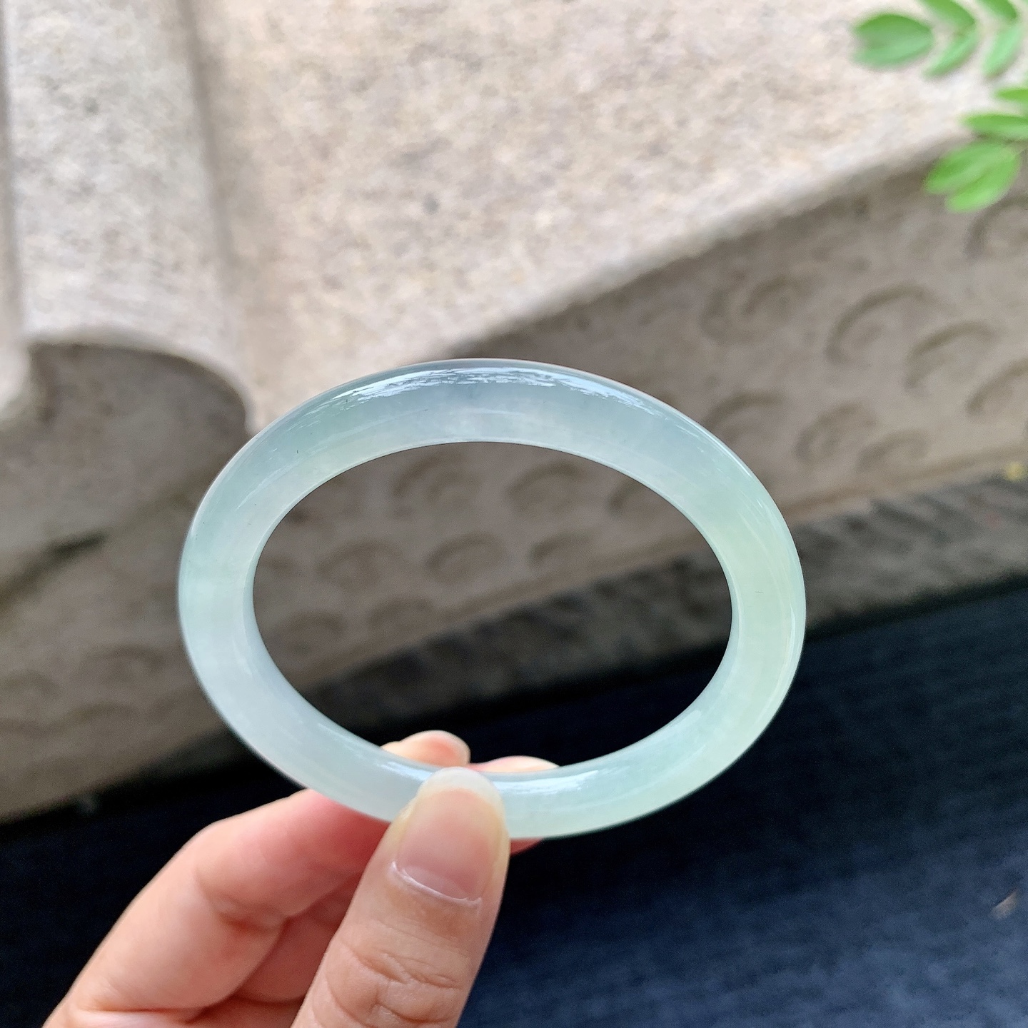 圆条51 52,圈口52.6/7.8/7.5,编码AD082408,糯冰晴底，水润，种老，细腻，无裂