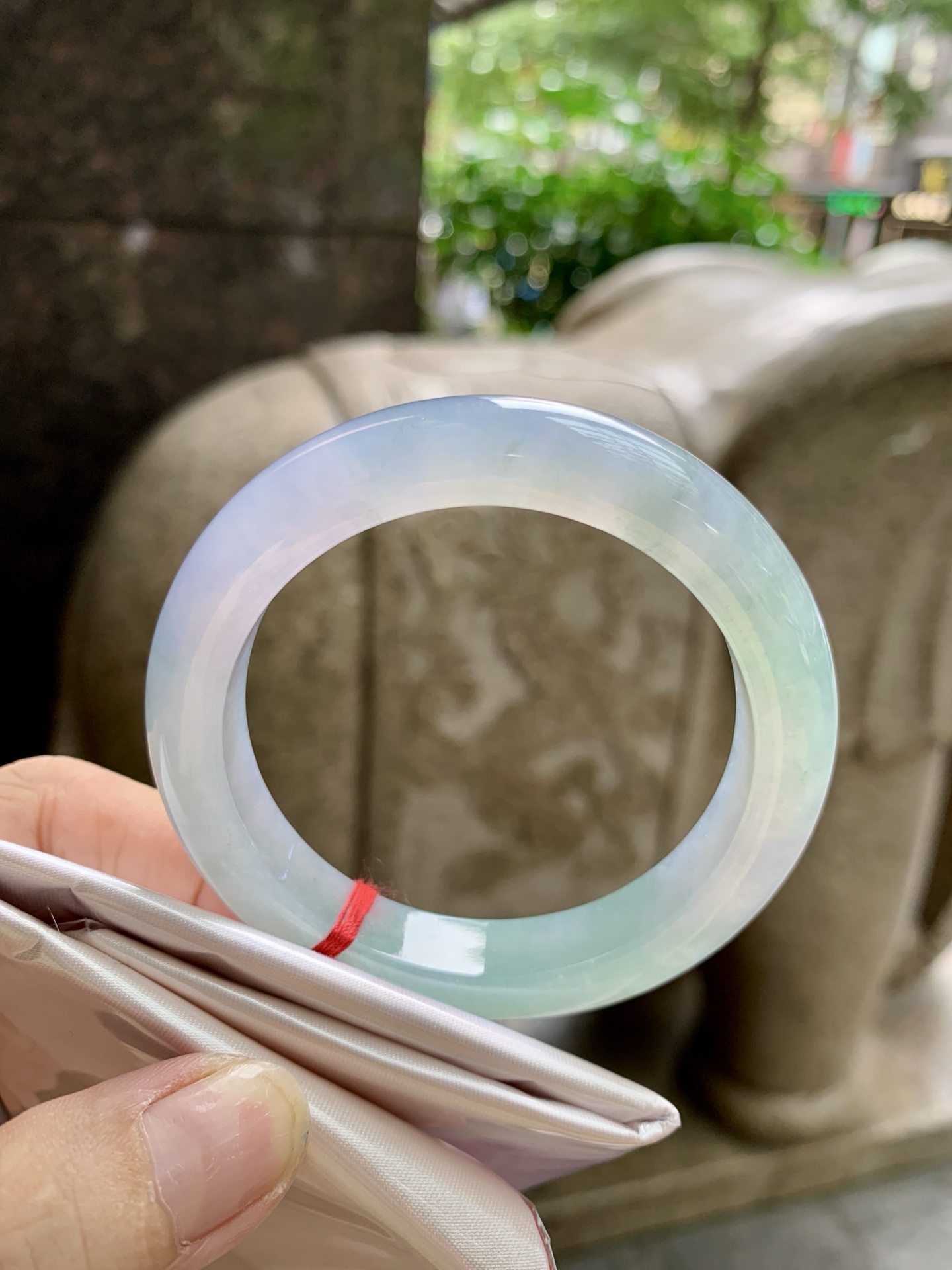 蓝紫正圈,打的细纹，肉眼不显