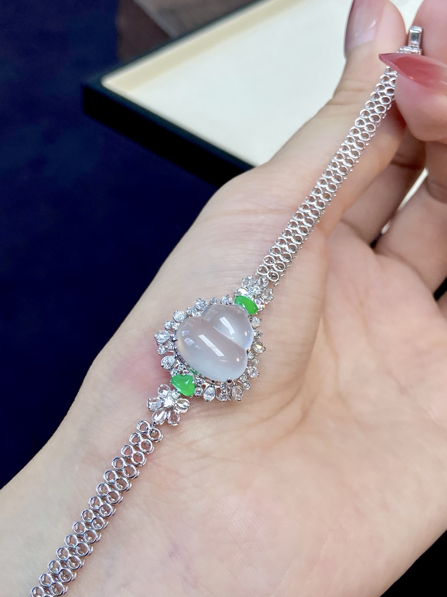 ️冰种葫芦手链，干净纯粹，圆嘟嘟的非常讨喜，福禄双全，抬手就发光：19.3-17.4-11.2，裸