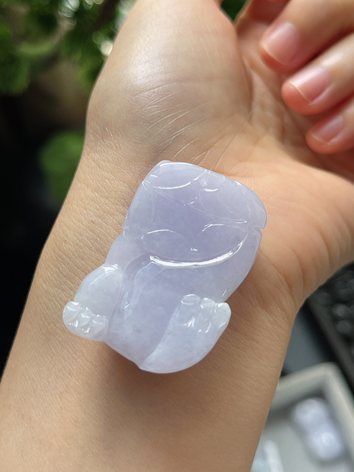 翡翠糯化种淡紫色貔貅吊坠