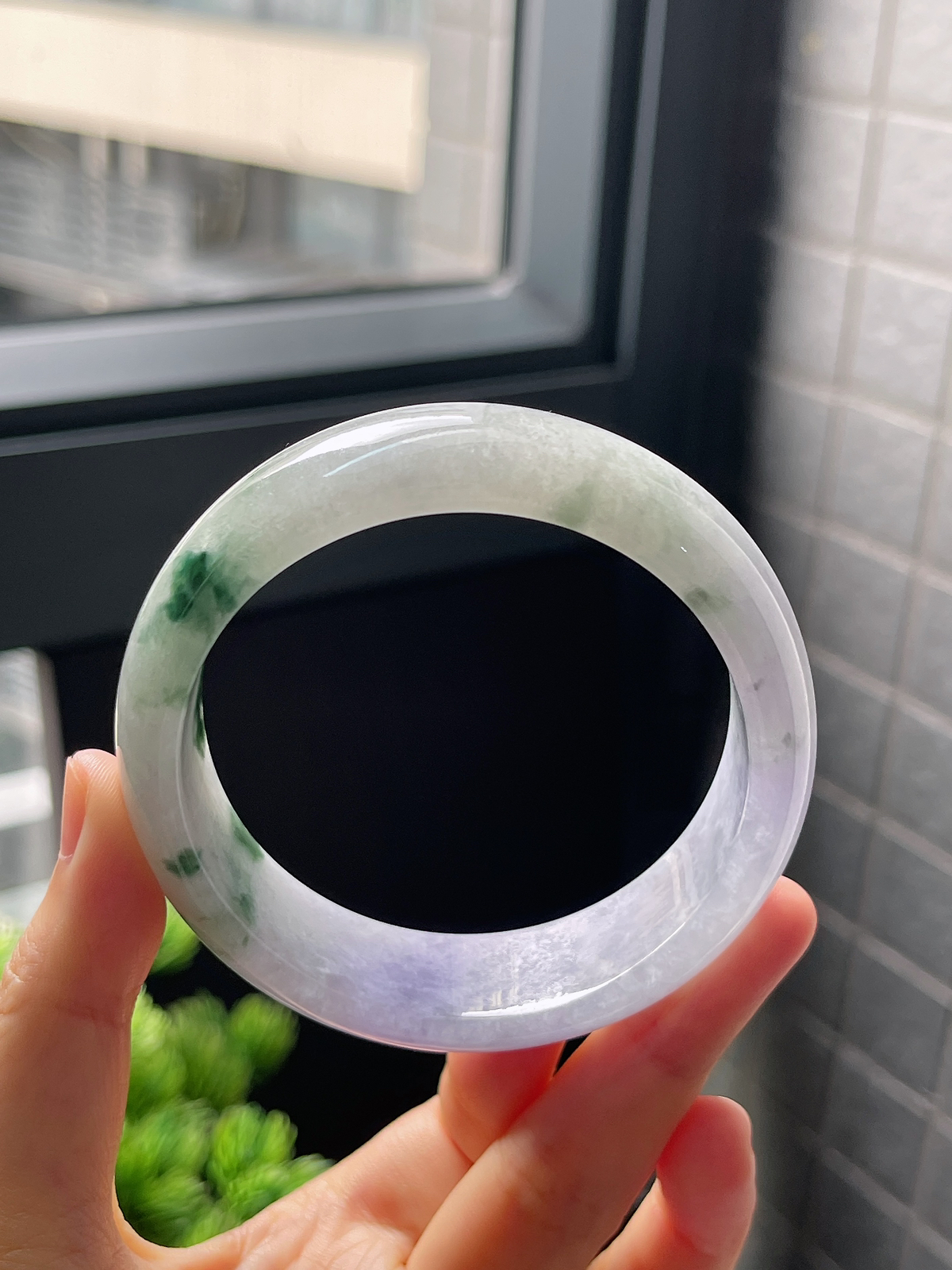 圈口59，糯化种春带彩飘花翡翠宽版正圈手镯