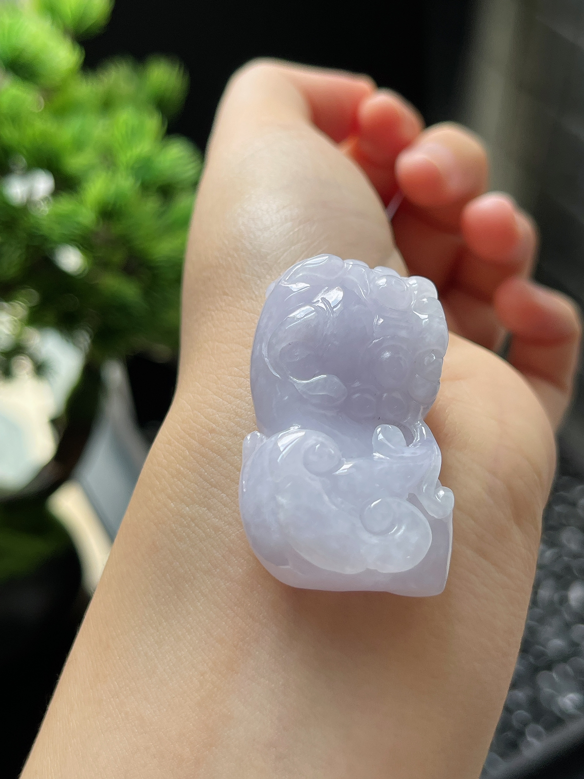 翡翠糯化种淡紫色貔貅吊坠