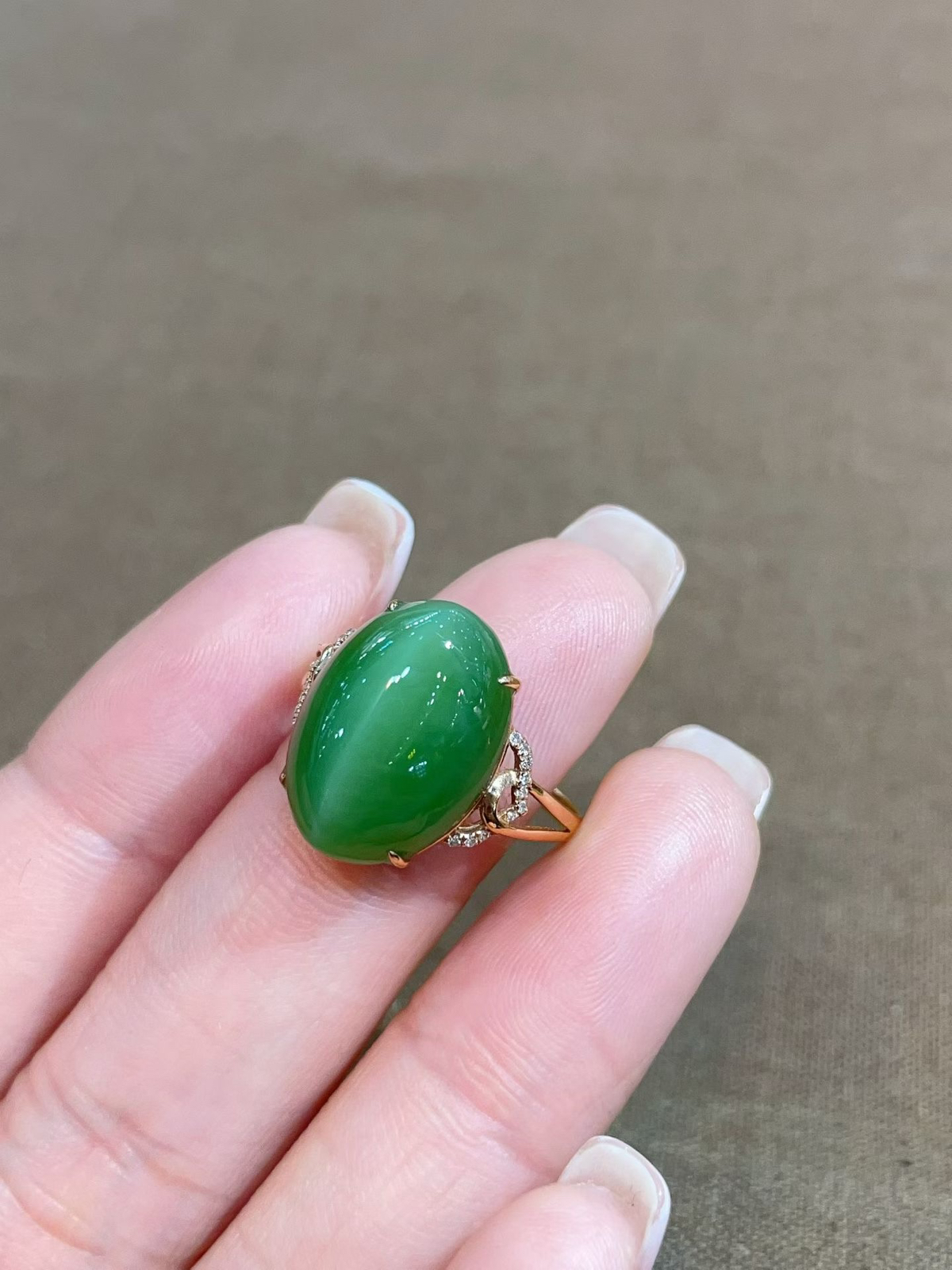 秒杀，精美绿猫戒指，18K厚金打造，性价比超高，颜色绿眼线好，尺寸16-12，14圈口