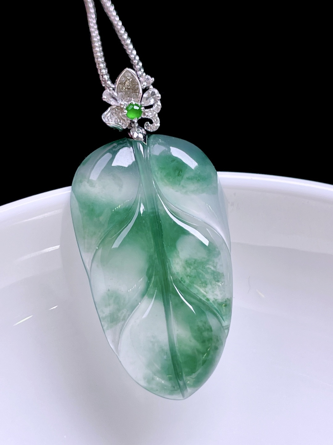 冰飘花金枝玉叶,飘花灵动，种老起光，18k金镶嵌,整体：37.8,裸石：30.7/18/4.2