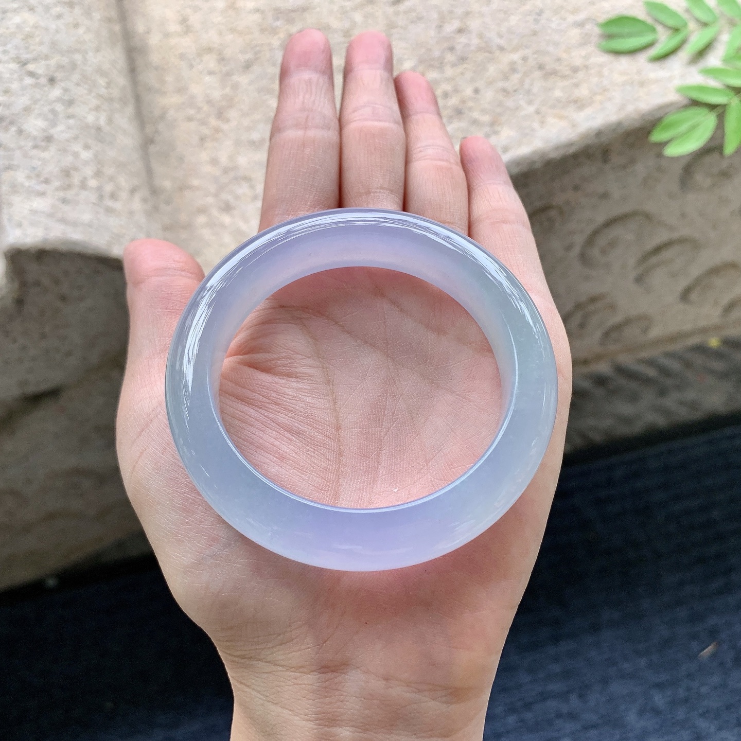 正圈52 53，圈口53/12.2/9，编码G7082507，糯冰春彩，清透，水润，种老，细腻，无裂。