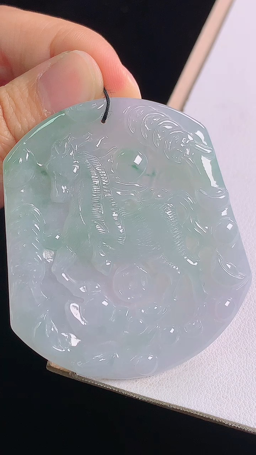 冰飘花马牌，无裂，尺寸:54.3-47.9-5.6mm 13