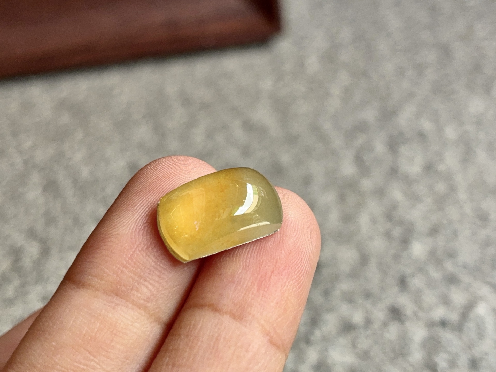 黄马鞍 尺寸：13.7×8×5.2