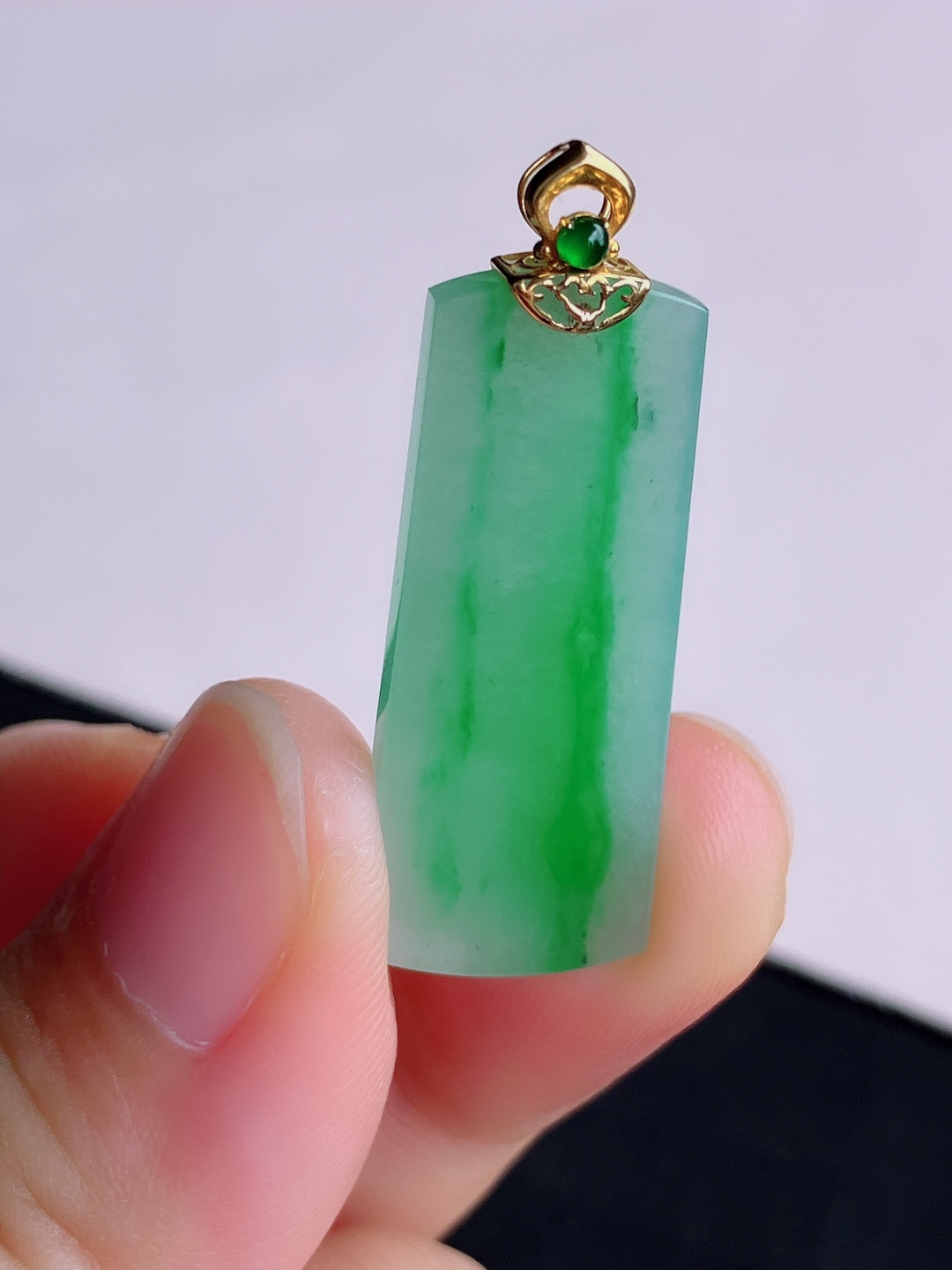 翠绿平安牌，简约时尚，尺寸37.3/32.5/13/2.8/自然光实拍