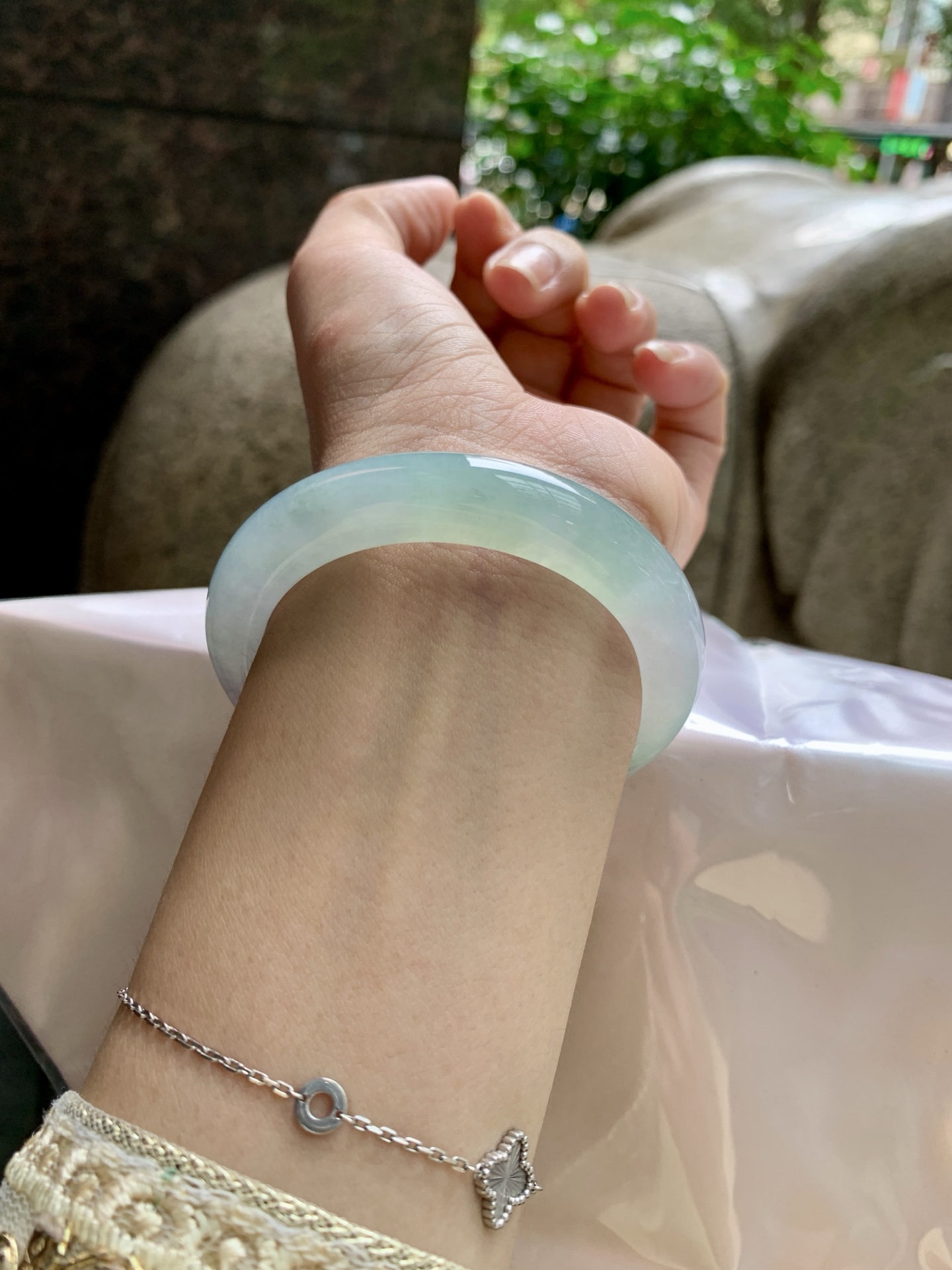 蓝紫正圈,打的细纹，肉眼不显