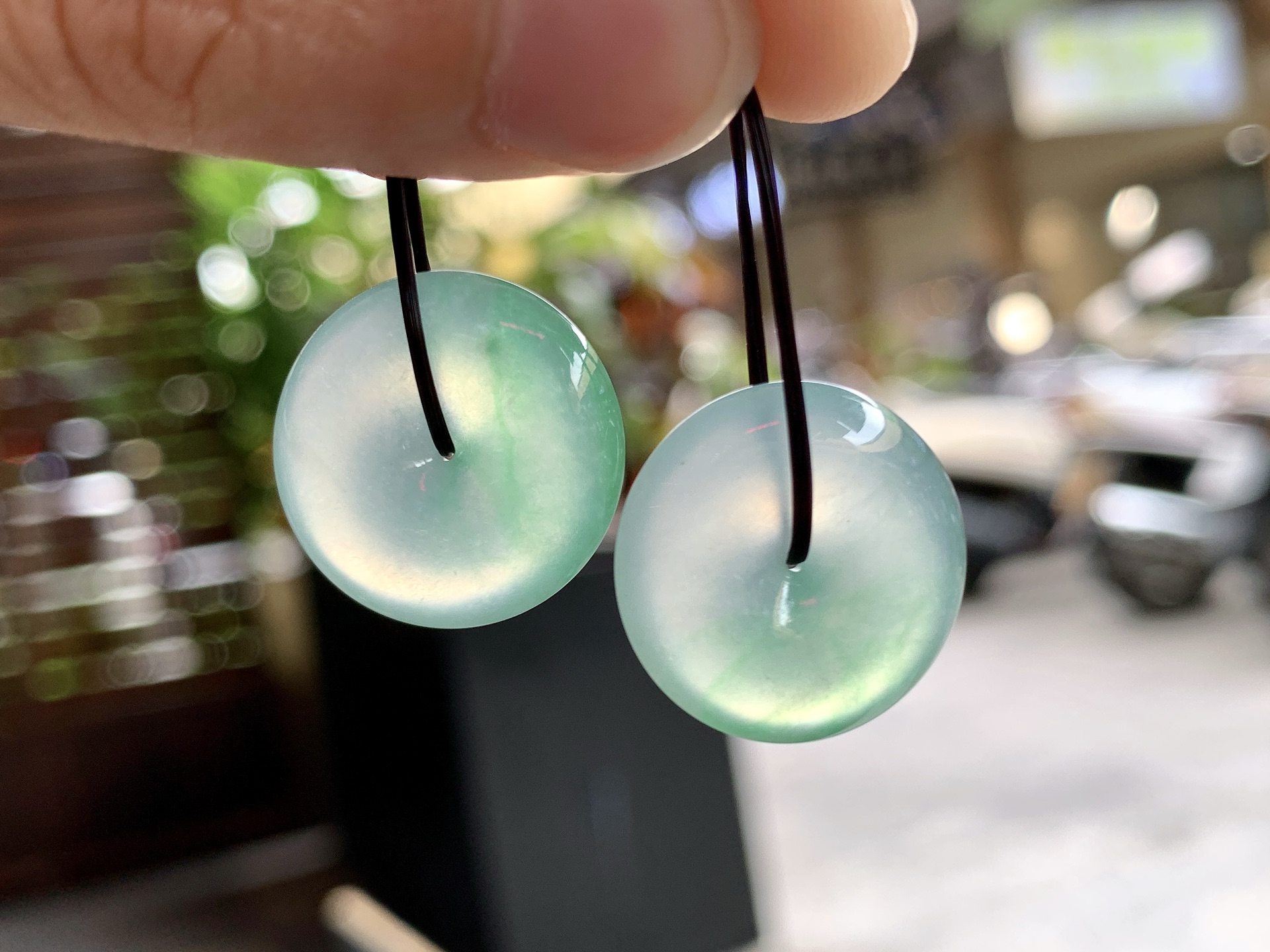 冰飘绿平安扣，尺寸17.6×4.7