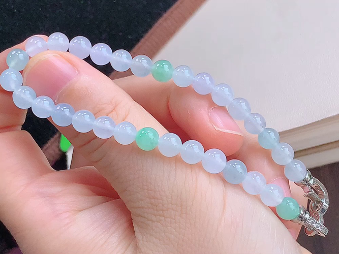 白冰手串，度高，尺寸取一5.8mm，包A附证书