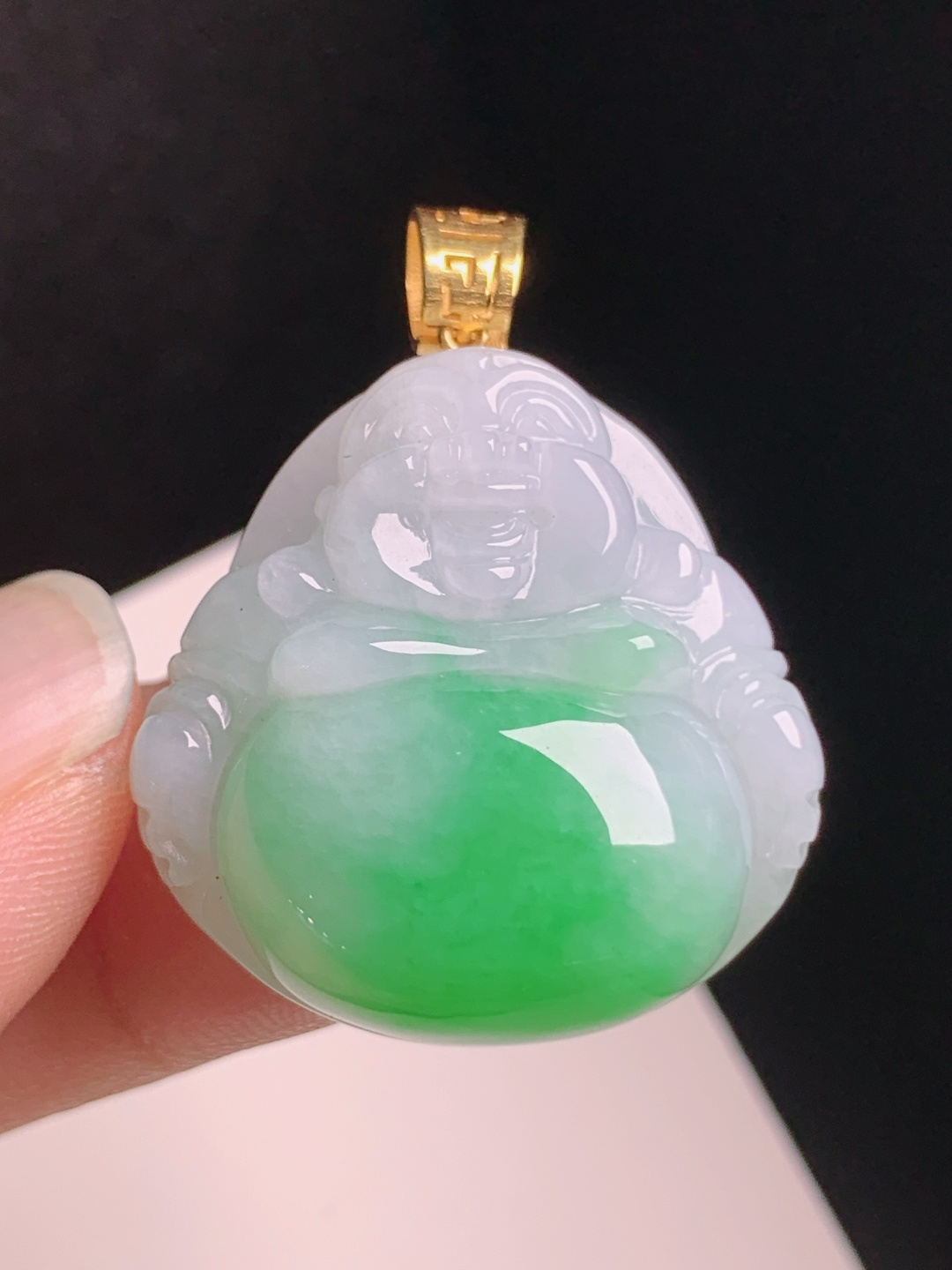 白底青佛公吊坠，色泽明艳，开脸喜乐，平安喜乐