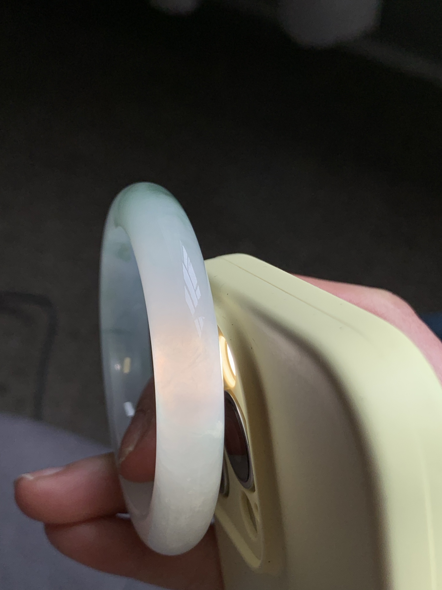 正圈49 50，圈口50.8/10.2/7.8，编码GF082610，冰糯飘绿，清透，水润，种老，细腻，打灯有棉线