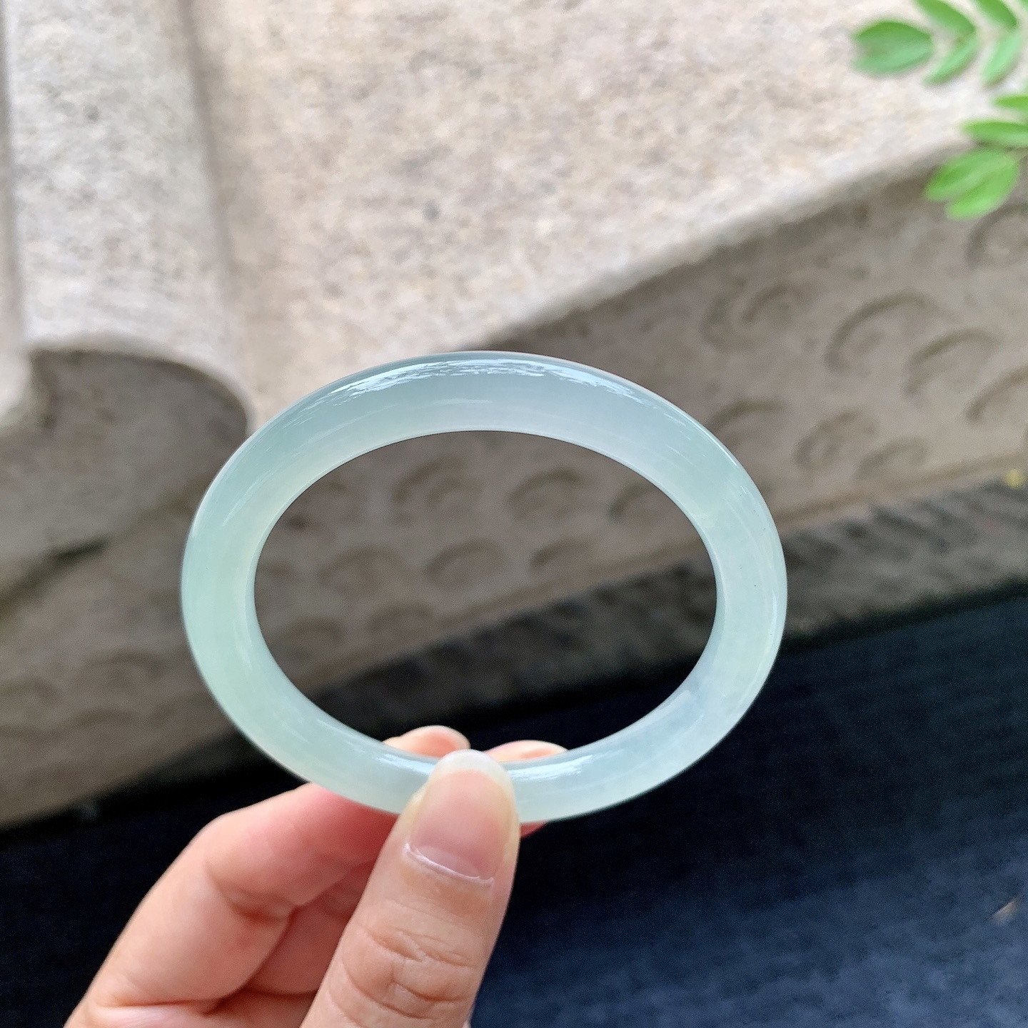 圆条51 52,圈口52.6/7.8/7.5,编码AD082408,糯冰晴底，水润，种老，细腻，无裂