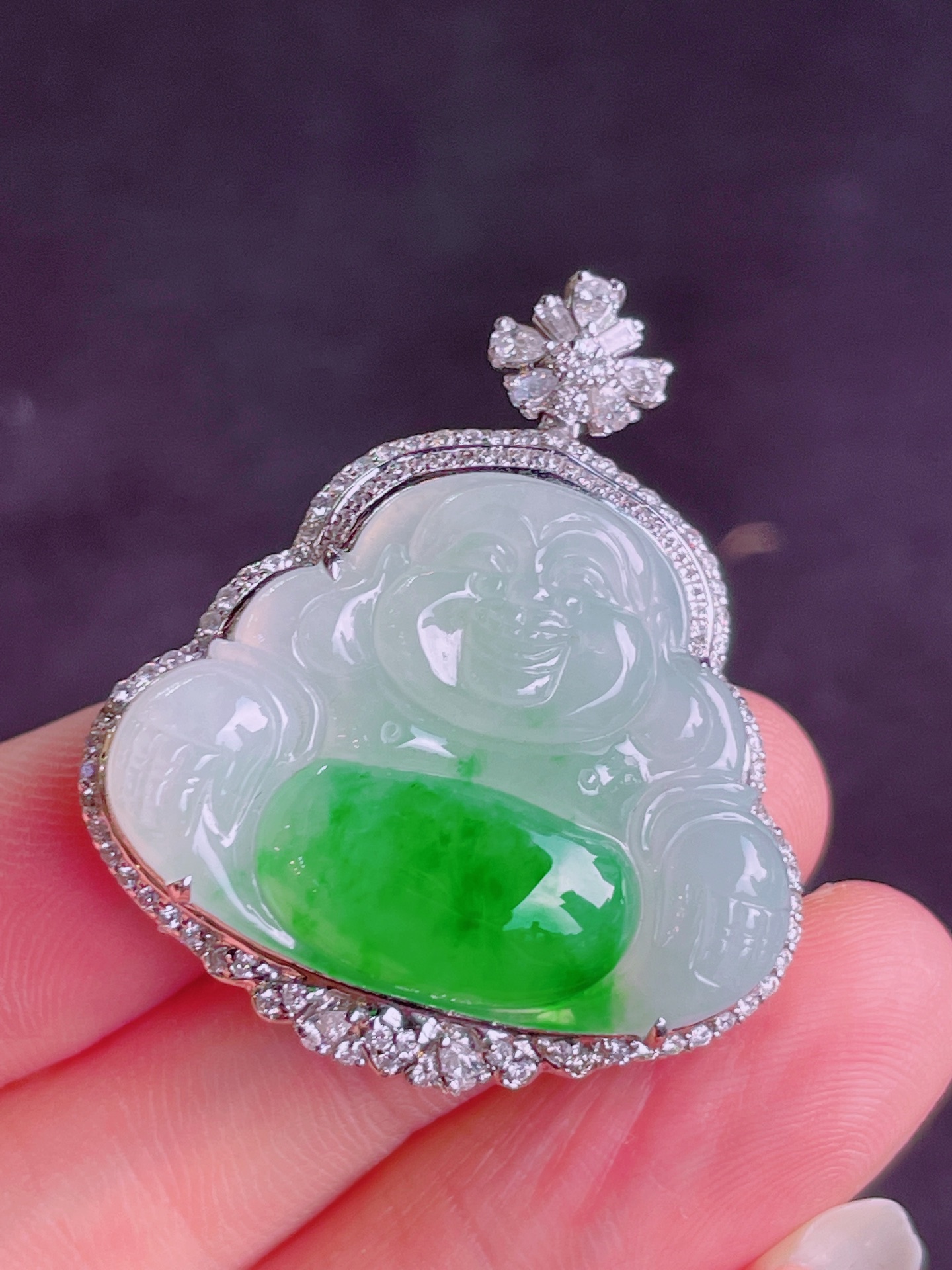 高冰绿佛公吊坠，晶莹剔透，新颖时尚，无裂，24-31-4