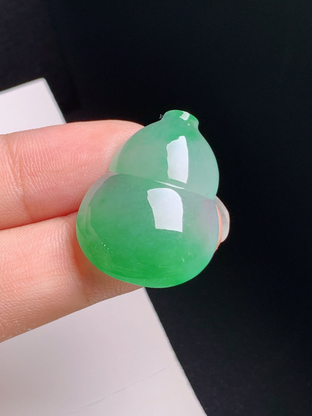 冰飘绿葫芦裸石，水润饱满，色泽明媚，福禄双全，裸石28.1-20.8-7.1