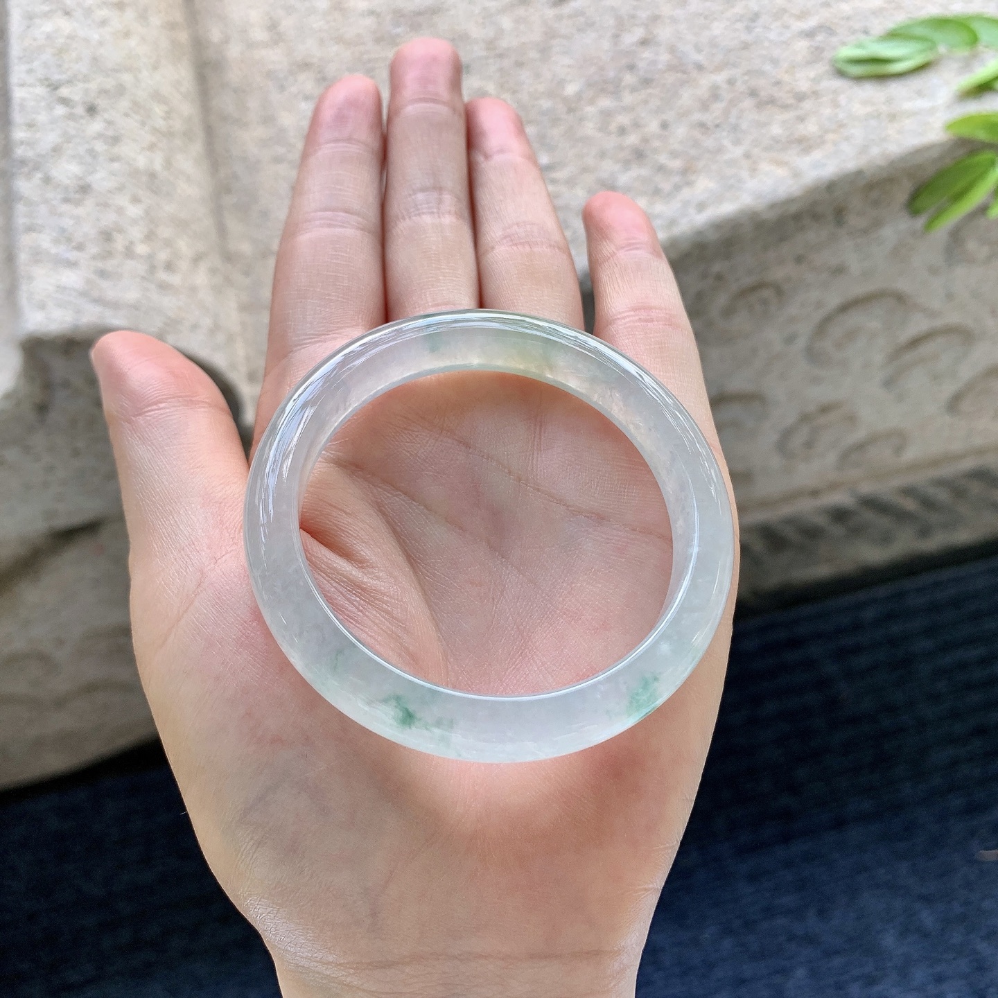正圈49 50，圈口50.7/9.6/6.8，编码GF082625，冰飘花，水润，种老，细腻，打灯有