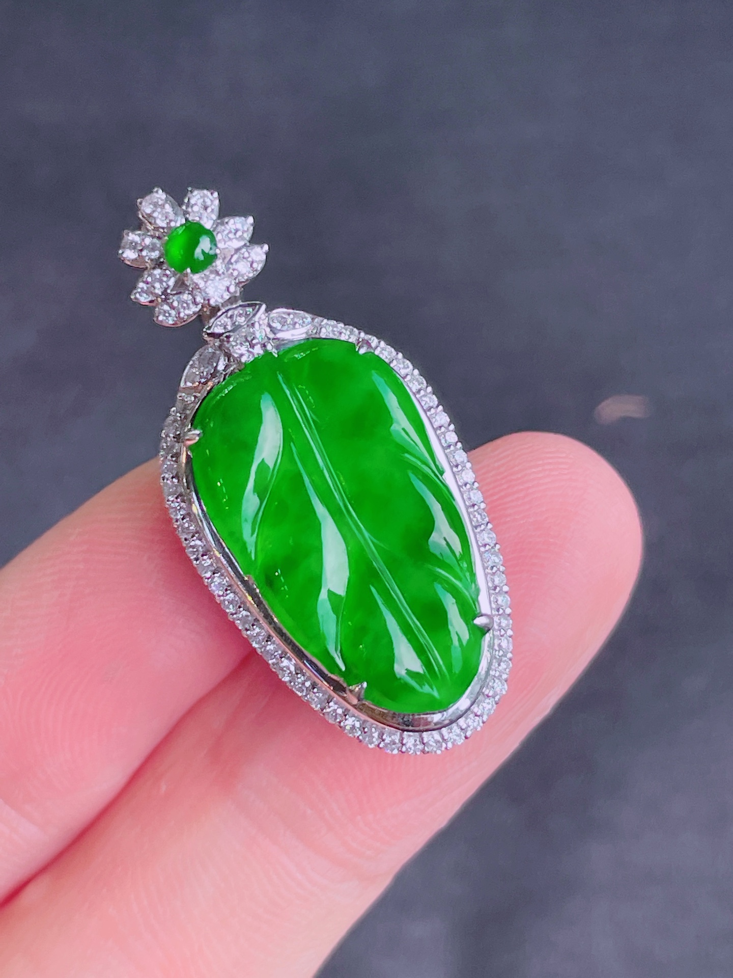 高冰绿树叶吊坠，晶莹剔透，新颖时尚，品相，20.5-12-3