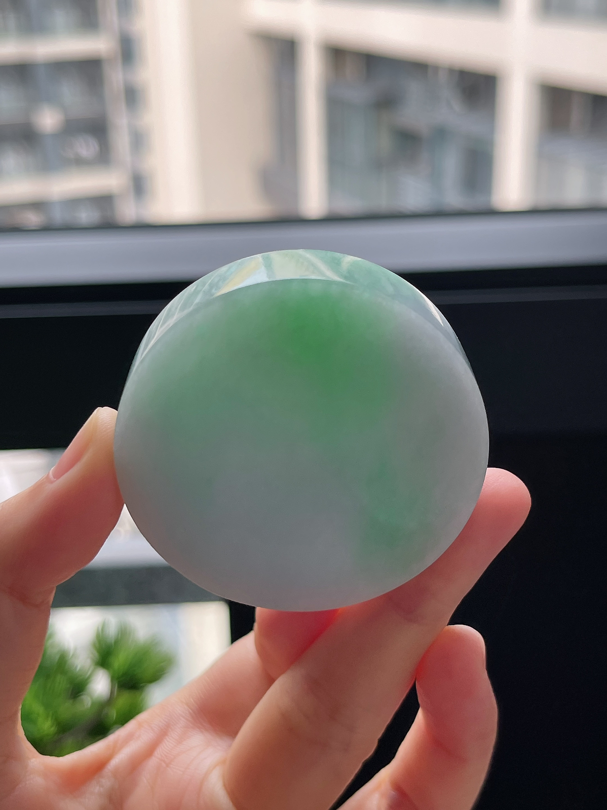 翡翠细糯种飘绿镯心