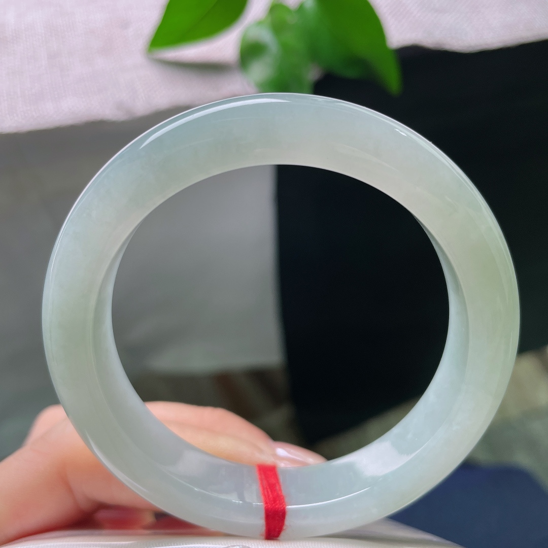 55.5/12/9.1，淡绿底正圈，清浅伊人，素雅秀丽，端庄大方，种老，无裂，ss57774a