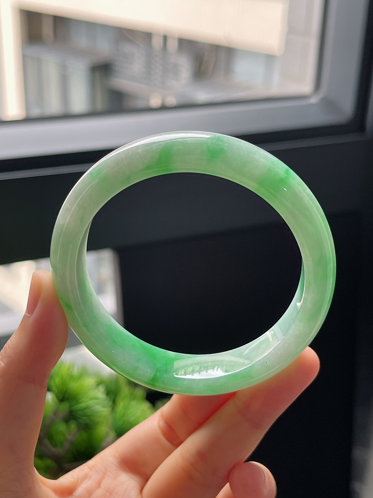 圈口56，冰糯种阳绿飘花翡翠正圈手镯