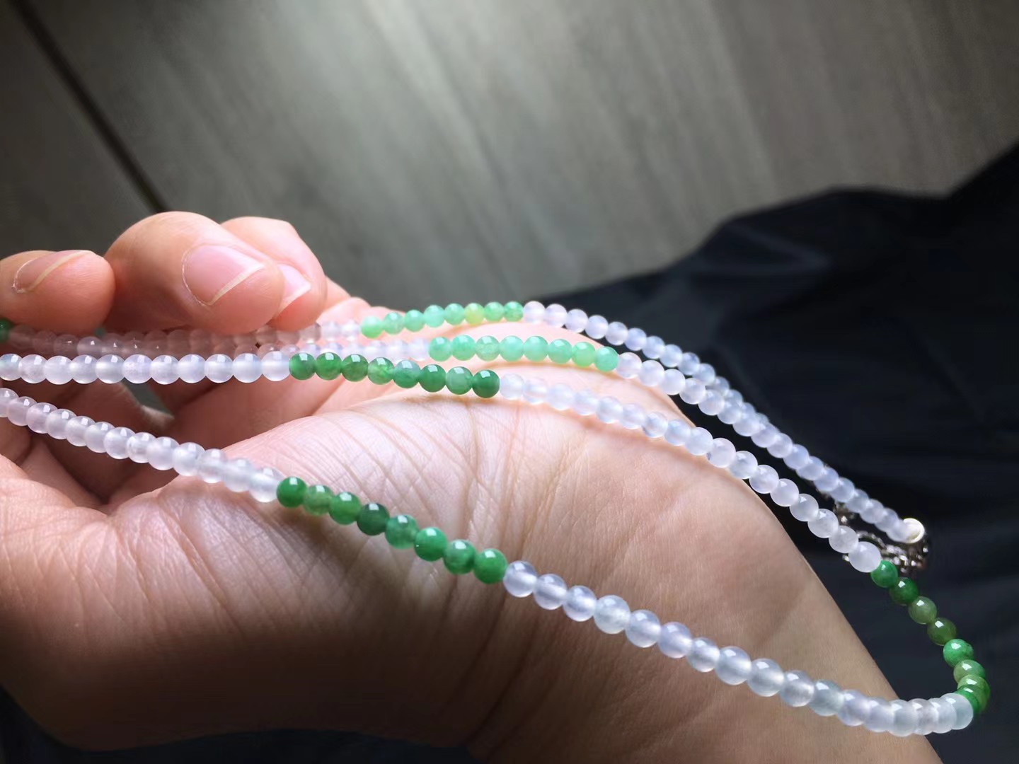 ️ 双彩小米珠，卡3.5～3.7mm，198颗，种好玉质细腻，冰透水润，玉质细腻，颗颗精选