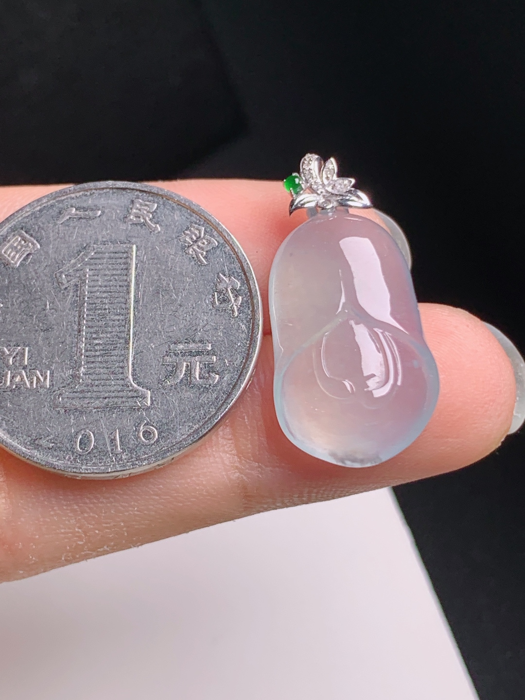 冰种玉兰花吊坠，莹润起光，线条雅致，清雅高洁，裸石20.9-12.8-5.725.7，080822