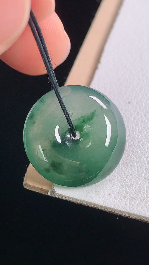 冰晴飘花平安扣，无裂，尺寸:17.8-5.9mm