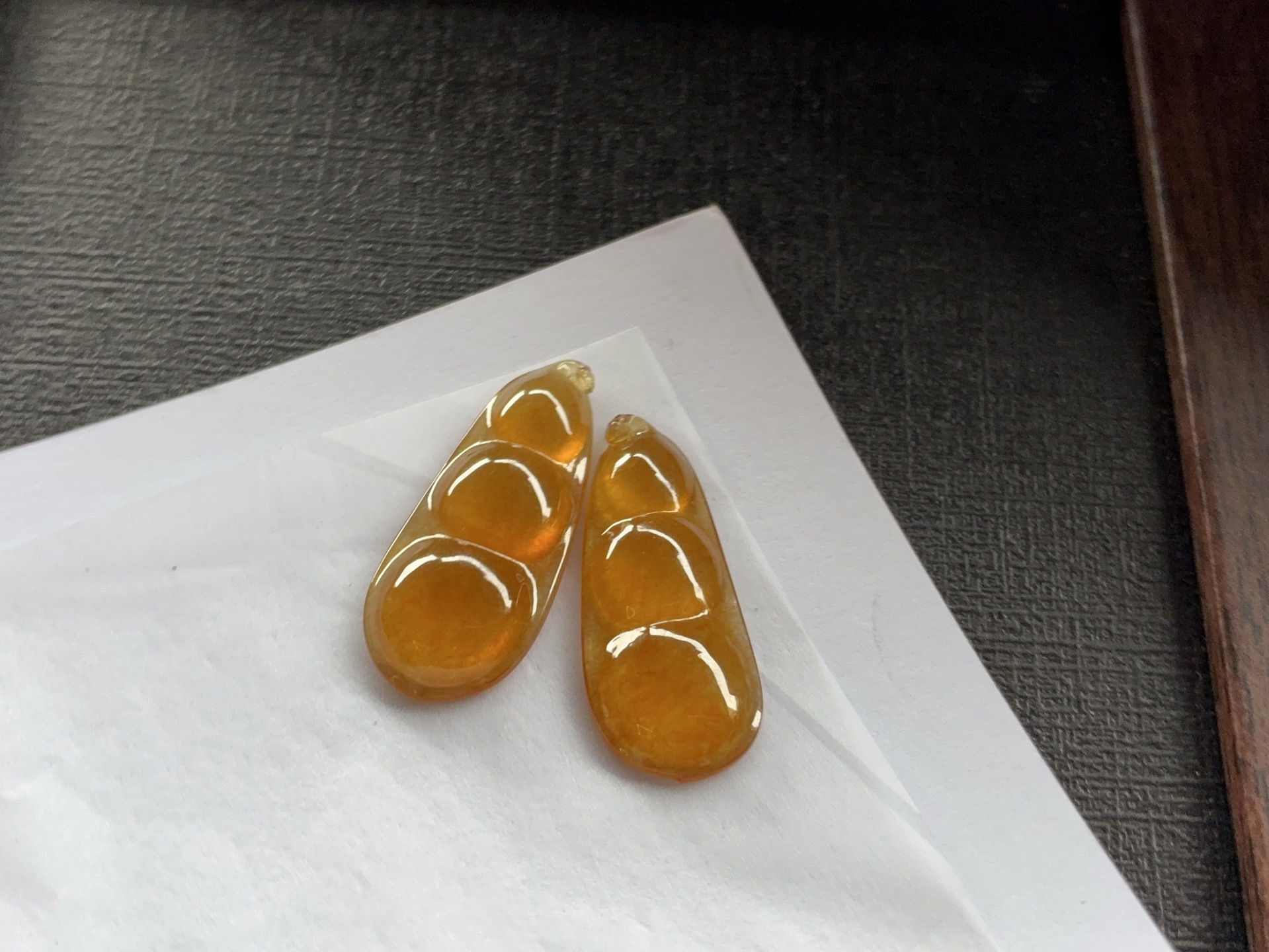 冰黄福豆一对，尺寸：25.8×11.2×4 / 25.4×10.8×4