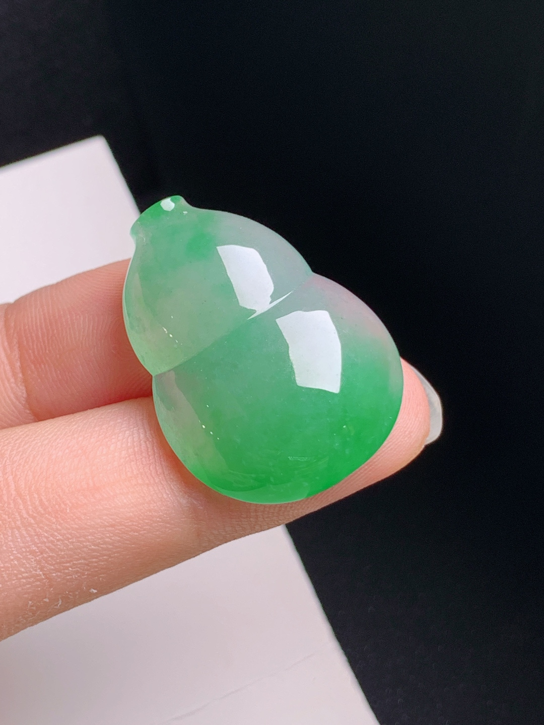 冰飘绿葫芦裸石，水润饱满，色泽明媚，福禄双全，裸石28.1-20.8-7.1