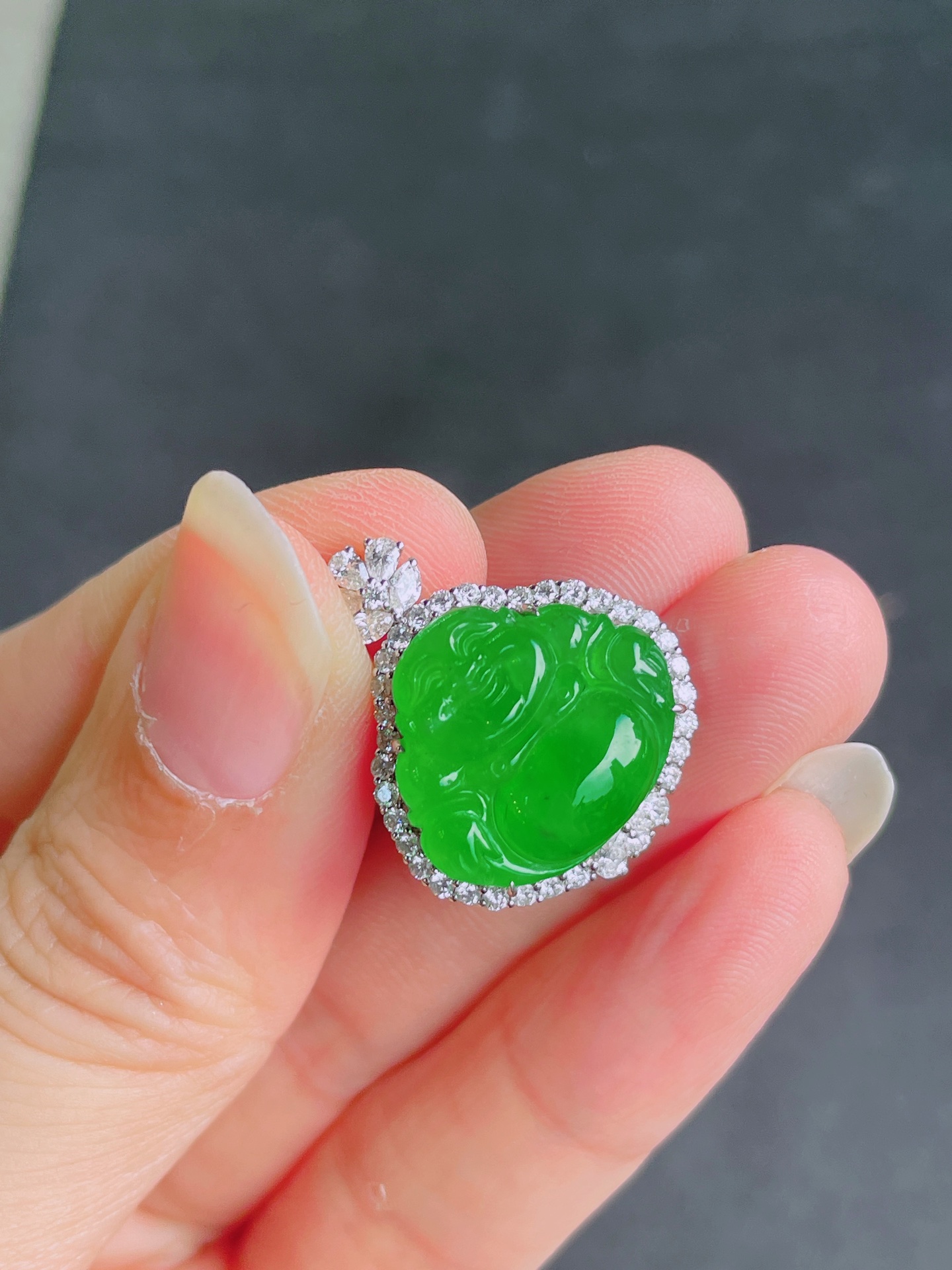 高冰绿佛公吊坠，晶莹剔透，新颖时尚，无裂，16-18-3