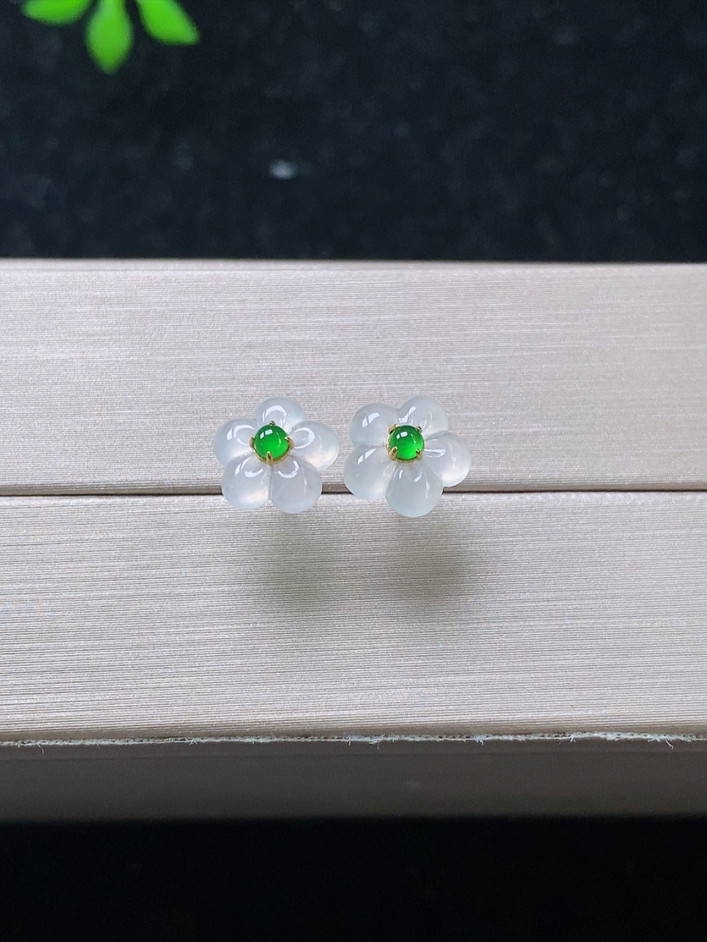 冰种花开富贵耳钉，无裂，尺寸7.8-8.1-1.8mm,825haay
