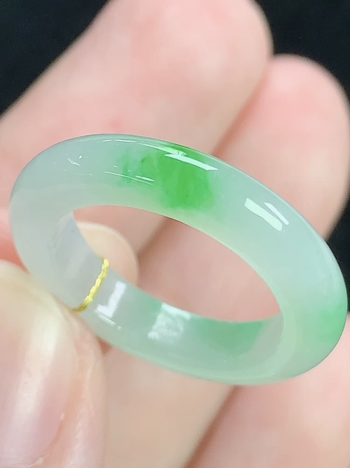 飘绿戒指，无裂，内径尺寸15.7-4.0-3.5mm，10号手寸，D25lsk