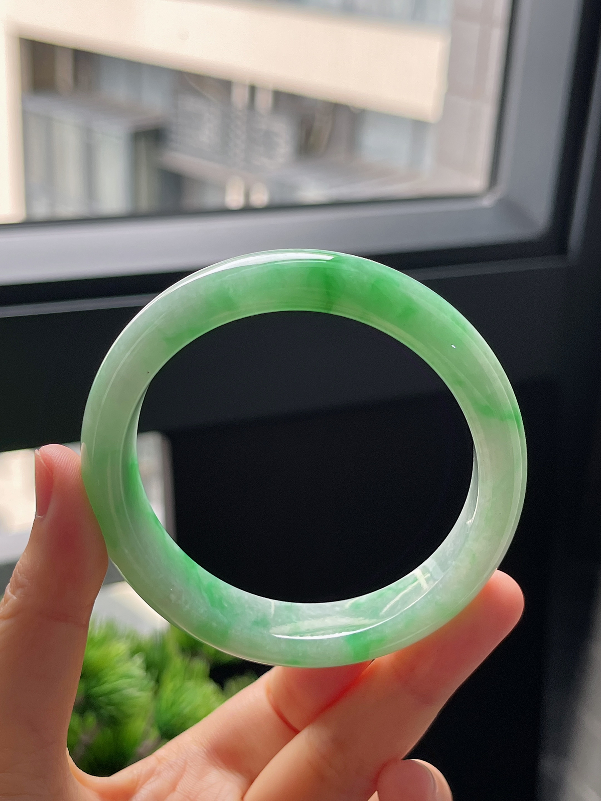 圈口56，冰糯种阳绿飘花翡翠正圈手镯